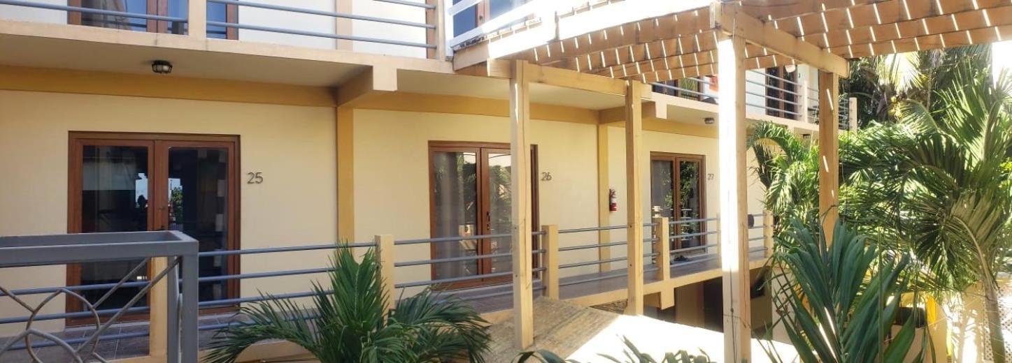 Beach Club Budget Rooms At Popeyes Caye Caulker Exterior foto
