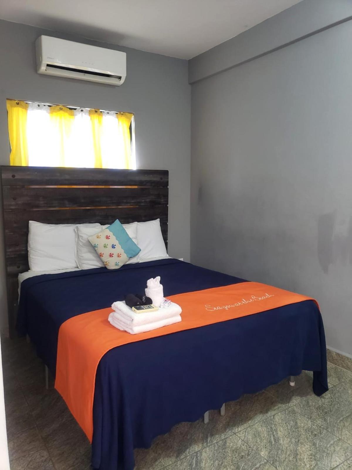Beach Club Budget Rooms At Popeyes Caye Caulker Exterior foto