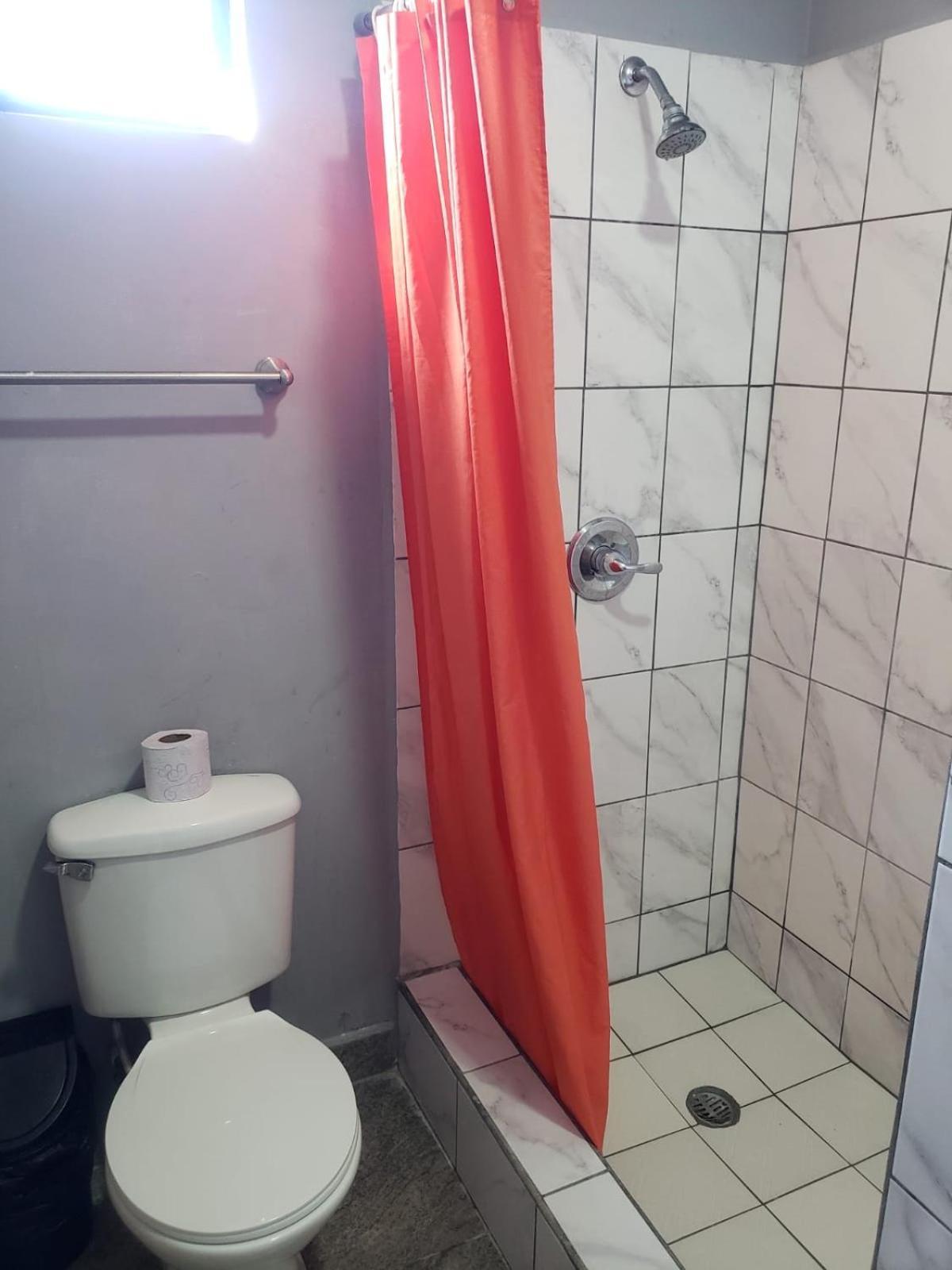 Beach Club Budget Rooms At Popeyes Caye Caulker Exterior foto