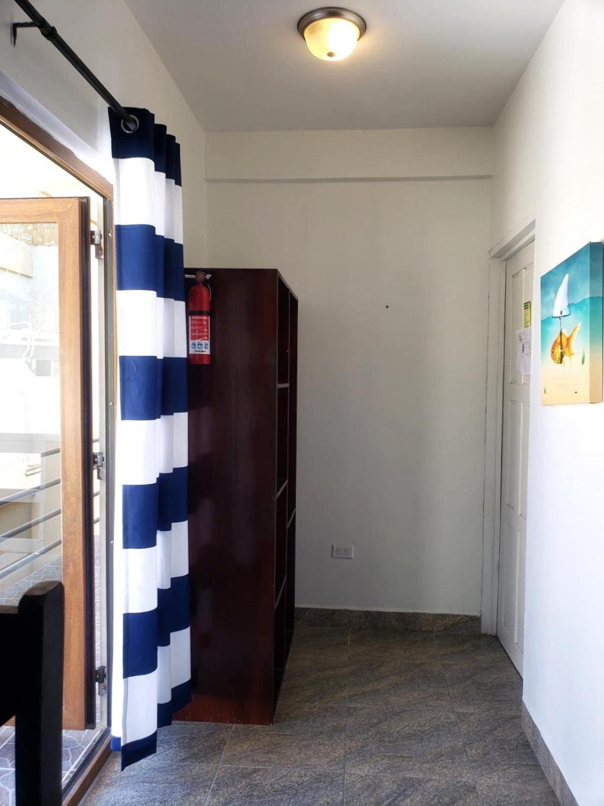 Beach Club Budget Rooms At Popeyes Caye Caulker Exterior foto