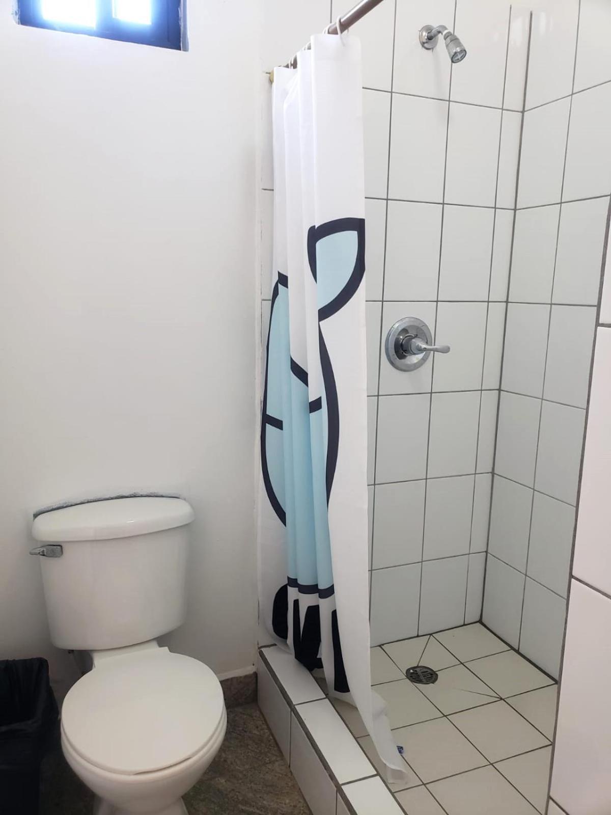 Beach Club Budget Rooms At Popeyes Caye Caulker Exterior foto