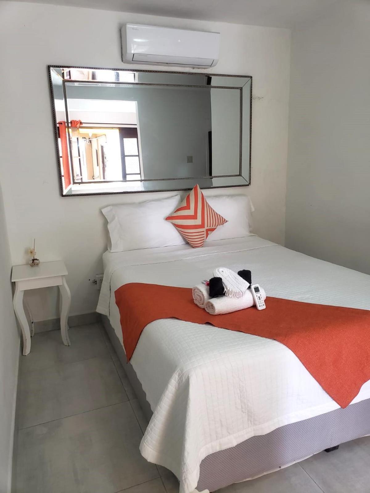 Beach Club Budget Rooms At Popeyes Caye Caulker Exterior foto
